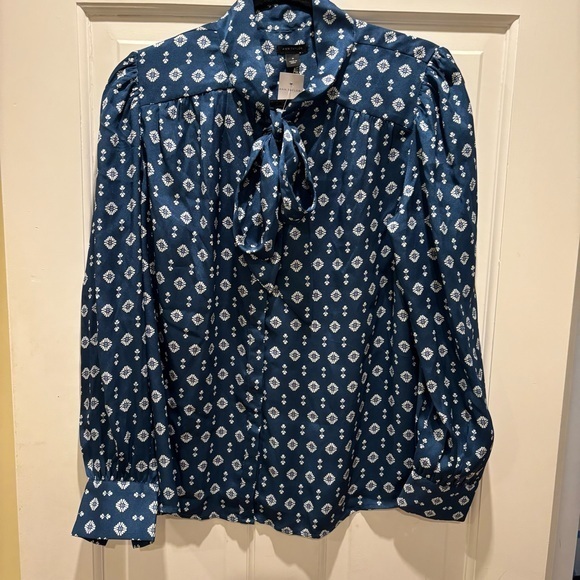 LOT of 2-Ann Taylor Floral‎ Ruffle Blouses Grey/ Blue Size M - Picture 4 of 10